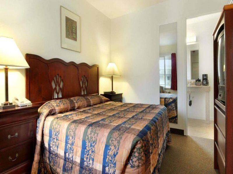 Knights Inn & Suites Seatac Airport Tukwila Dış mekan fotoğraf