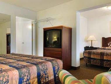 Knights Inn & Suites Seatac Airport Tukwila Dış mekan fotoğraf