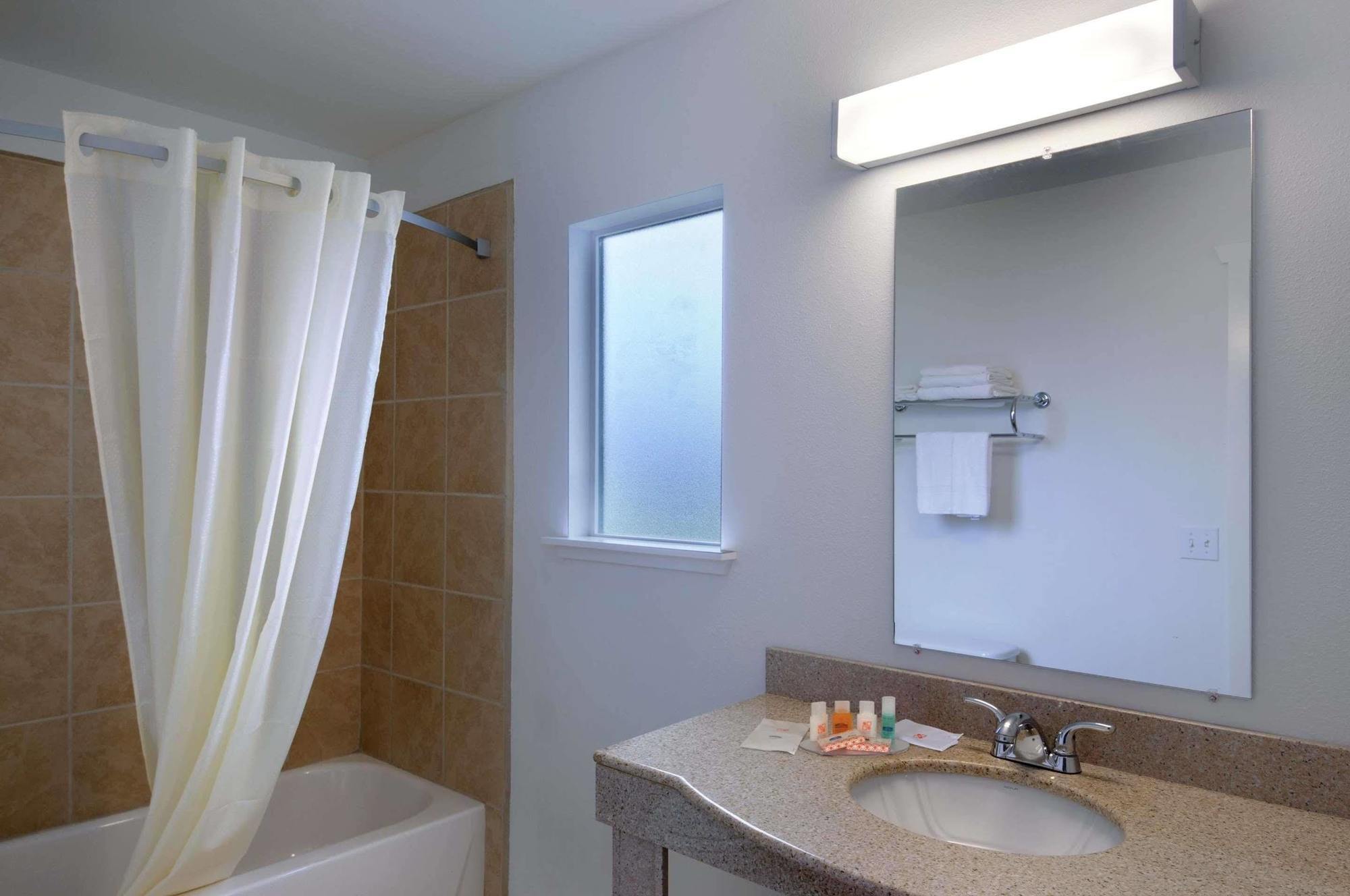Knights Inn & Suites Seatac Airport Tukwila Dış mekan fotoğraf
