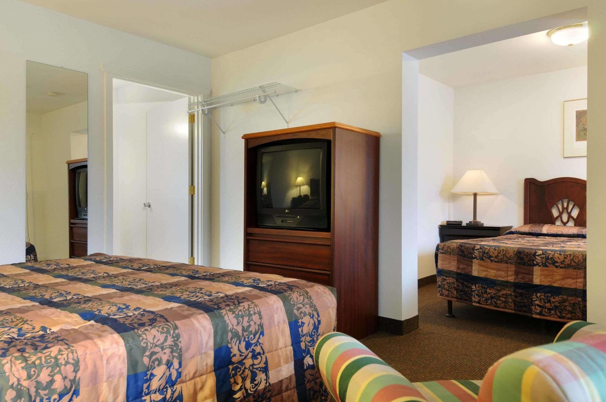 Knights Inn & Suites Seatac Airport Tukwila Dış mekan fotoğraf